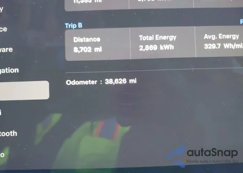 2023 Tesla Model X Dual Motor All-Wheel Drive/Standard Range z USA, uszkodzony, nr VIN 7SAXCAE52PF378593